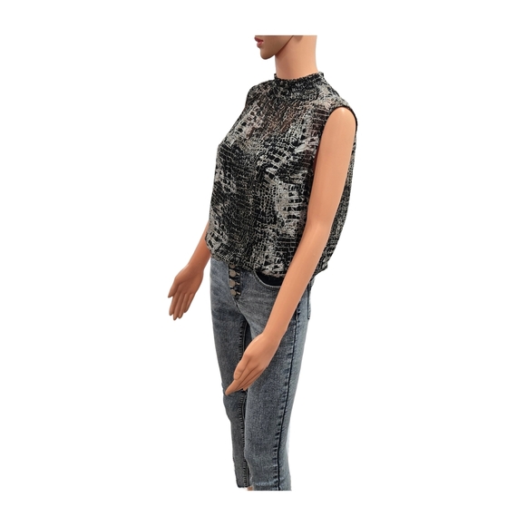 Sleeveless Mock Neck Animal Print Blouse - Picture 2 of 12